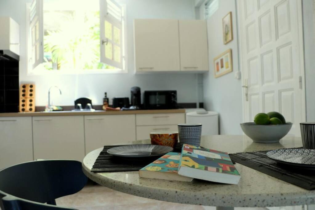 34 ° Soley. Apartment Case-Pilote Bagian luar foto